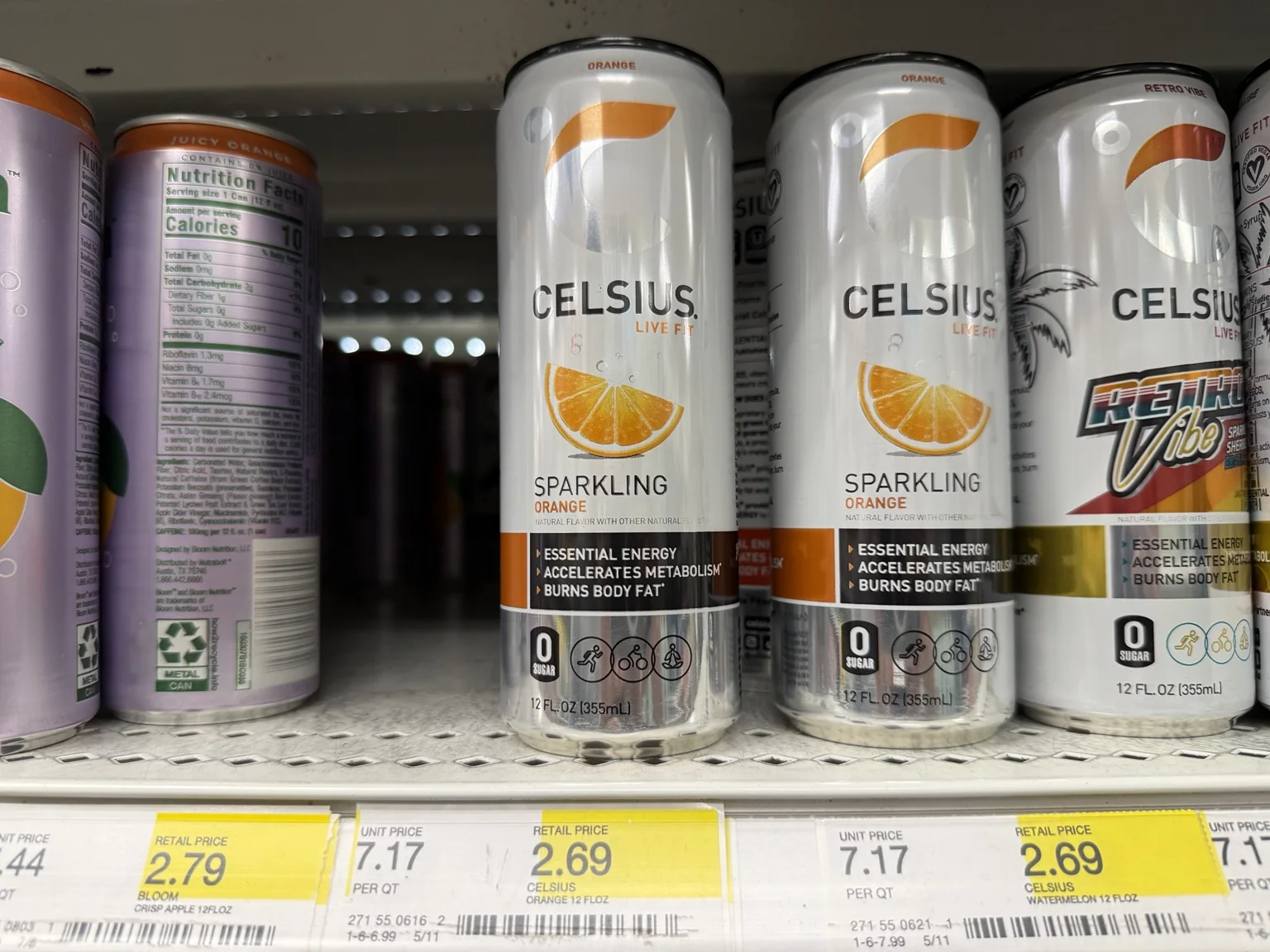 CELSIUSの商品と価格タグ